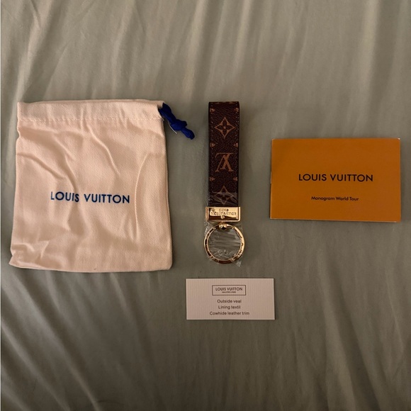 LOUIS VUITTON Dragonne Key Holder - Picture 1 of 6
